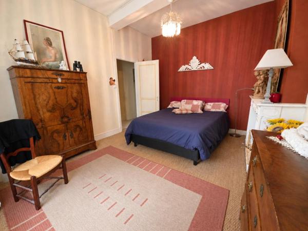 LEZIGNAN , MAISON DE VILLE PLUS 3 LOCAUX LOUES