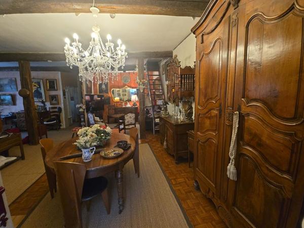 LEZIGNAN , MAISON DE VILLE PLUS 3 LOCAUX LOUES