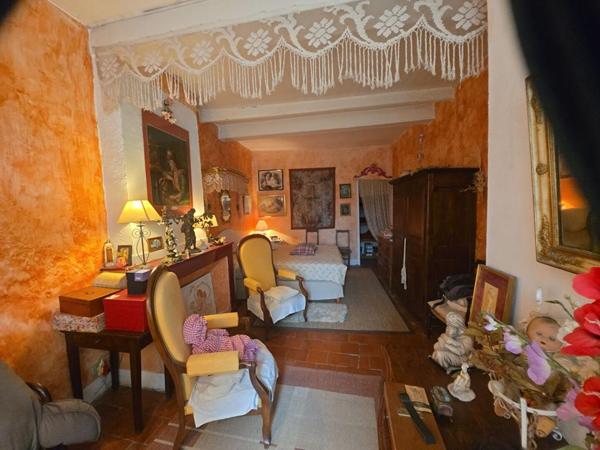 LEZIGNAN , MAISON DE VILLE PLUS 3 LOCAUX LOUES