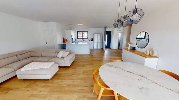 Maison Aussonne 4 pièce(s) 130 m² de plain pied sur 800 m² de terrain avec piscine.