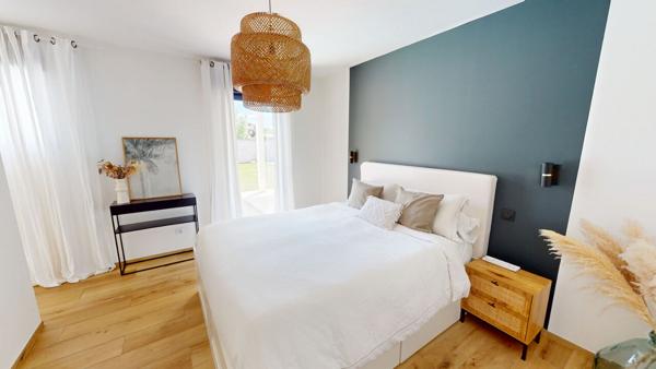 Maison Aussonne 4 pièce(s) 130 m² de plain pied sur 800 m² de terrain avec piscine.