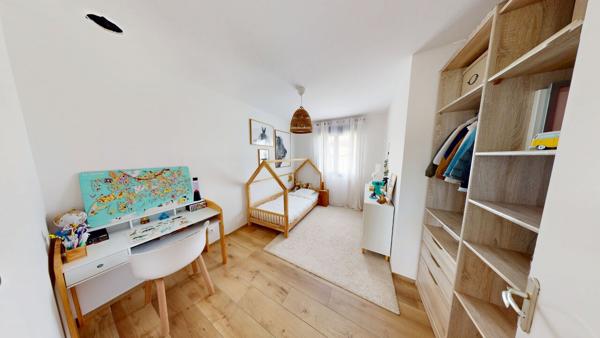 Maison Aussonne 4 pièce(s) 130 m² de plain pied sur 800 m² de terrain avec piscine.