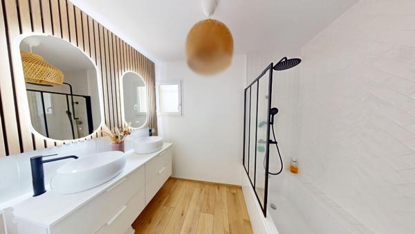 Maison Aussonne 4 pièce(s) 130 m² de plain pied sur 800 m² de terrain avec piscine.