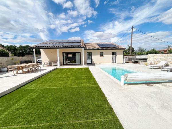 Maison Aussonne 4 pièce(s) 130 m² de plain pied sur 800 m² de terrain avec piscine.