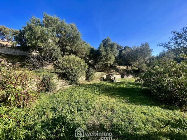Terrain constructible 1865 m² à Bastia 20200