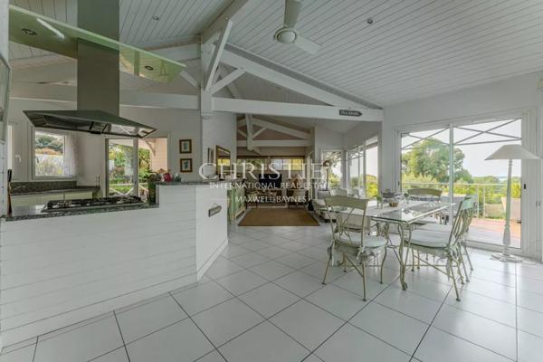 Pyla – Villa avec vue bassin –