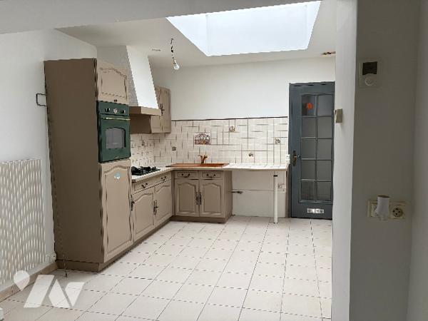 MAISON DE VILLE SAINT AMAND LES EAUX OPPORTUNITE A SAISIR