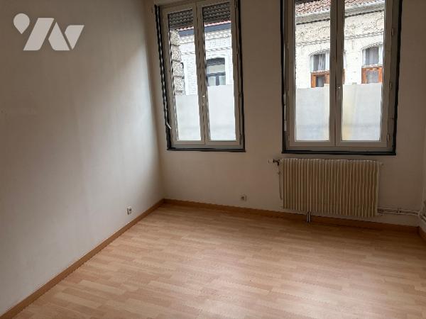 MAISON DE VILLE SAINT AMAND LES EAUX OPPORTUNITE A SAISIR