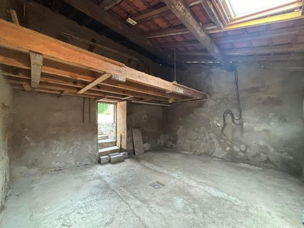 Maison avec extérieur - BUDING