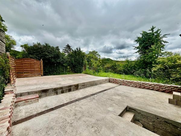 Maison avec extérieur - BUDING