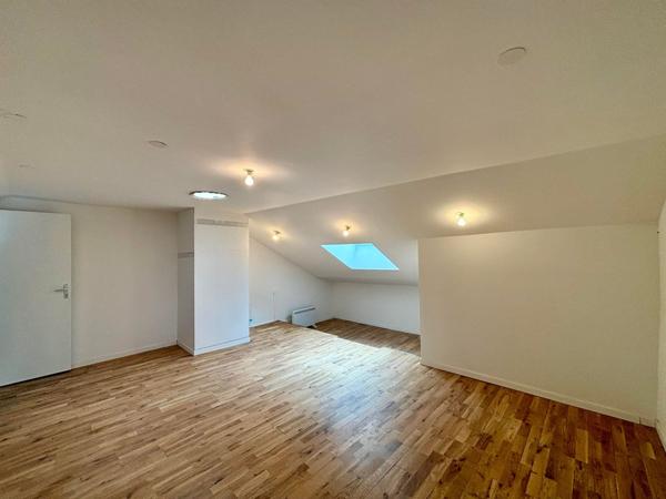 Maison avec extérieur - BUDING