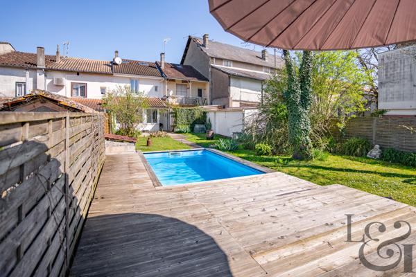 Maison de ville avec jardin et piscine à Casseneuil (Lot-et-Garonne, 47)