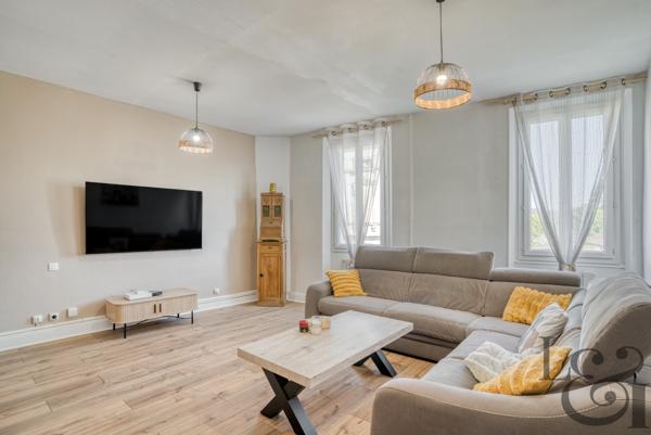 Maison de ville avec jardin et piscine à Casseneuil (Lot-et-Garonne, 47)