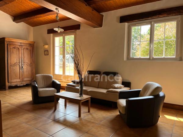 Propriété de caractère – env. 260 m² habitables – Parc paysager de 6 218 m² – Piscine – Dépendances