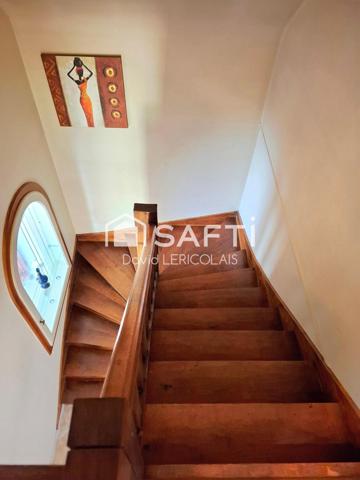 GRANDE MAISON AVEC SOUS SOL INTEGRAL ET HANGAR