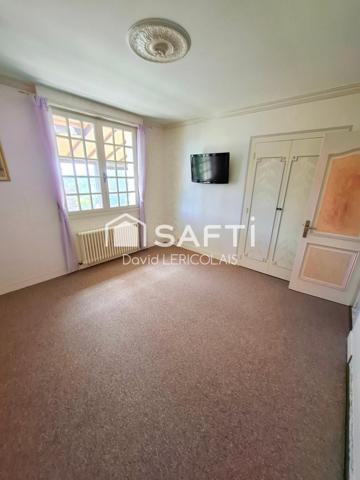 GRANDE MAISON AVEC SOUS SOL INTEGRAL ET HANGAR