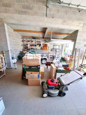 GRANDE MAISON AVEC SOUS SOL INTEGRAL ET HANGAR