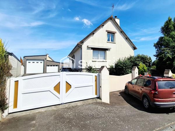 GRANDE MAISON AVEC SOUS SOL INTEGRAL ET HANGAR