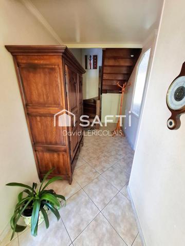 GRANDE MAISON AVEC SOUS SOL INTEGRAL ET HANGAR