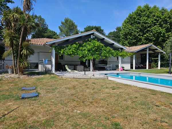 Dax Maison contemporaine 175 m² sur 2400 m² de terrain, piscine