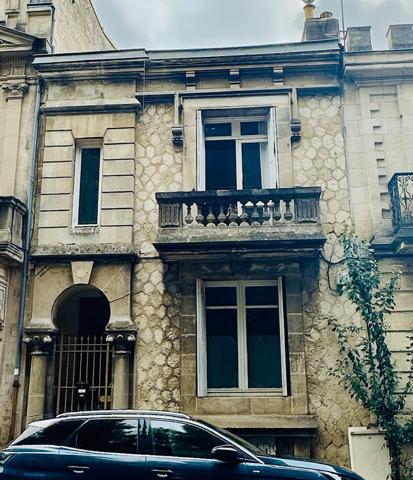 Maison en pierre face au Parc Bordelais de 150 m2 avec jardin