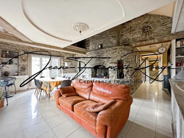 A 5 kilomètres du centre de Saint-Lô, maison de 2004 avec vie de plain-pied et cinq chambres !!!