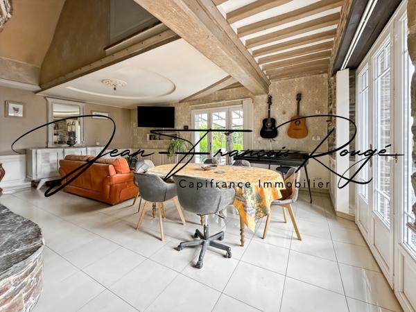 A 5 kilomètres du centre de Saint-Lô, maison de 2004 avec vie de plain-pied et cinq chambres !!!