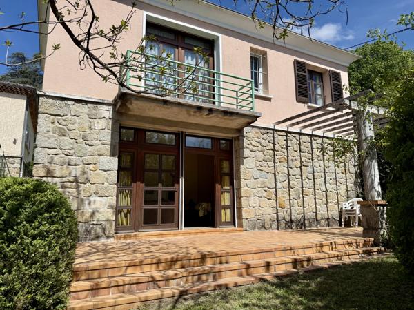 Vals-les-Bains (07600) Charmante Petite Maison « Rose » des années 50 - Jardin arboré – Tout à pied