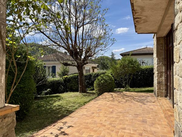 Vals-les-Bains (07600) Charmante Petite Maison « Rose » des années 50 - Jardin arboré – Tout à pied