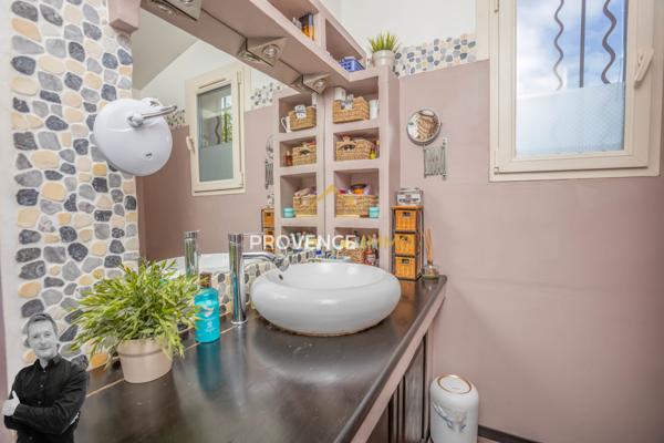 Salon-de-Provence (13300) Maison familiale de 129 m2 - 5 chambres, garage et piscine