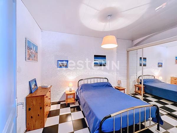 Spacieux appartement 8 pièces de 149.05 m2 (165 m² hab) avec terrasse jardin à flan de falaise à Fleury d'Aude Saint-Pierre-La-Mer