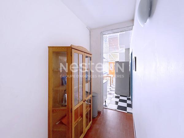 Spacieux appartement 8 pièces de 149.05 m2 (165 m² hab) avec terrasse jardin à flan de falaise à Fleury d'Aude Saint-Pierre-La-Mer