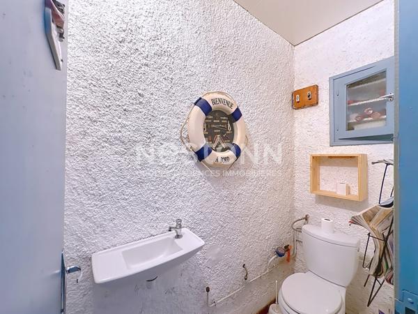 Spacieux appartement 8 pièces de 149.05 m2 (165 m² hab) avec terrasse jardin à flan de falaise à Fleury d'Aude Saint-Pierre-La-Mer