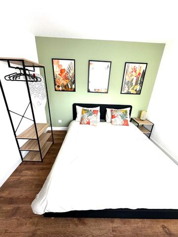 A LOUER TRES BEAU STUDIO MEUBLE NEUF EN PLEIN CENTRE VILLE ST QUENTIN 02100