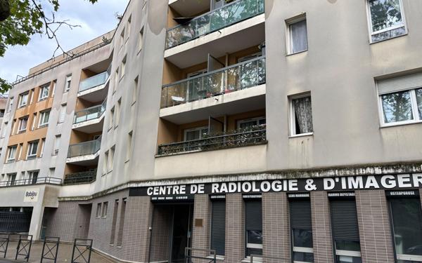 Stationnement à louer
