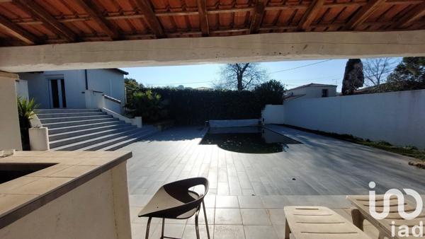 Maison 6 pièces de 160 m² à Beauvoisin (30640)