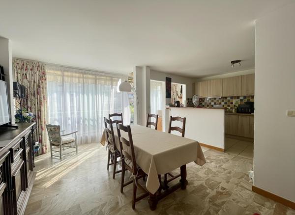 Appartement traversant T4  de 95m2, garage double et cave - Centre-ville - Hyères