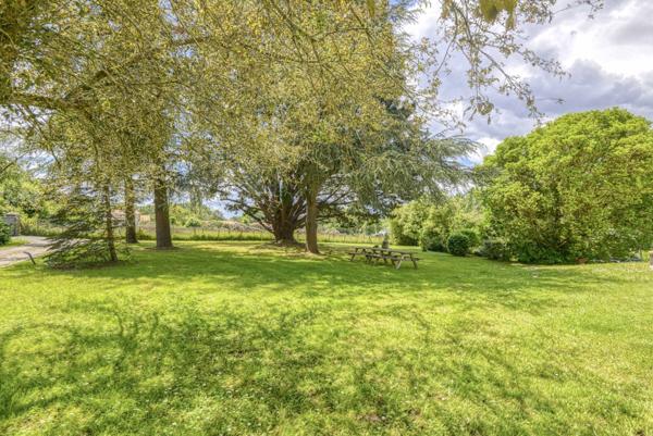 Vente Maison240 m² - 7 Pièces - MAUVES SUR LOIRE (44470)