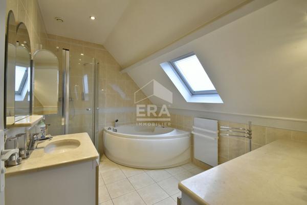Charmante maison 5 pièces à vendre à Jouars-Pontchartrain - Rare sur le marché !