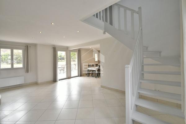 Charmante maison 5 pièces à vendre à Jouars-Pontchartrain - Rare sur le marché !