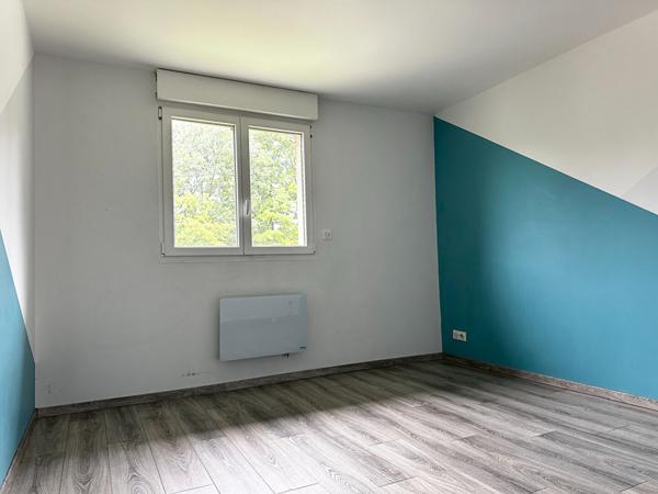 ONCOURT - MAISON 7 pièces 175 m2 avec grand hangar