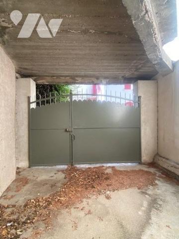 MAISON DE VILLAGE COMPOSEE DE 2 LOGEMENTS + JARDIN ET DOUBLE GARAGE