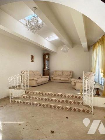 MAISON DE VILLAGE COMPOSEE DE 2 LOGEMENTS + JARDIN ET DOUBLE GARAGE