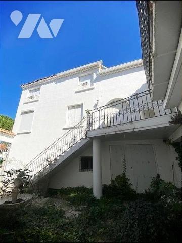 MAISON DE VILLAGE COMPOSEE DE 2 LOGEMENTS + JARDIN ET DOUBLE GARAGE