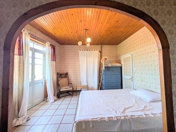 MAISON A VENDRE SAINT GERMAIN LAVAL - 141 m² - 5 CHAMBRES POSSIBLES - CAVE - JARDIN