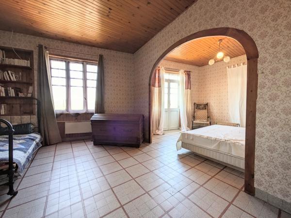 MAISON A VENDRE SAINT GERMAIN LAVAL - 141 m² - 5 CHAMBRES POSSIBLES - CAVE - JARDIN