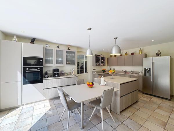 Maison à vendre  6 pièces - 270 m2 MOUGINS - 06