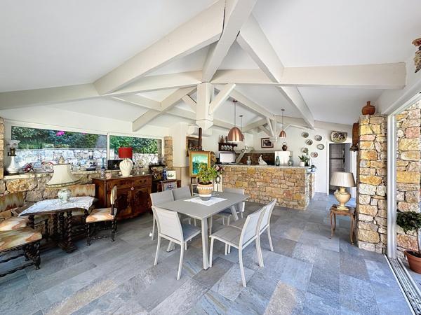 Maison à vendre  6 pièces - 270 m2 MOUGINS - 06