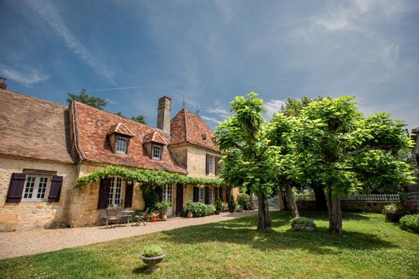 Charmant Domaine , Lalinde +/-392m2, 10 ch,  dépendance , piscine, +/-13ha