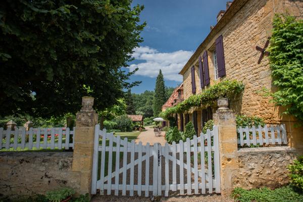 Charmant Domaine , Lalinde +/-392m2, 10 ch,  dépendance , piscine, +/-13ha
